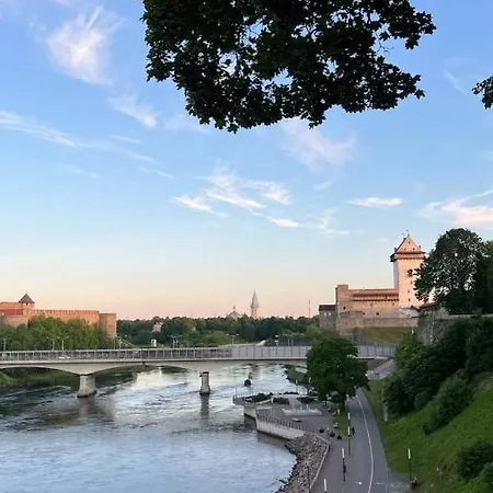 아파트 New With A View In The Town Center *