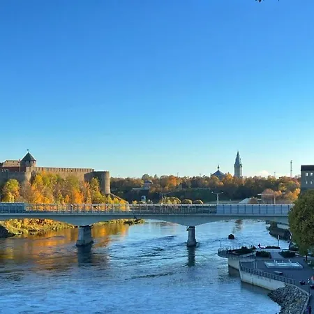 New With A View In The Town Center 나르바