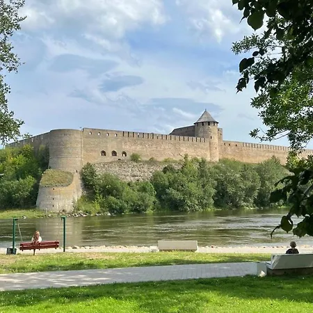 New With A View In The Town Center 아파트 *