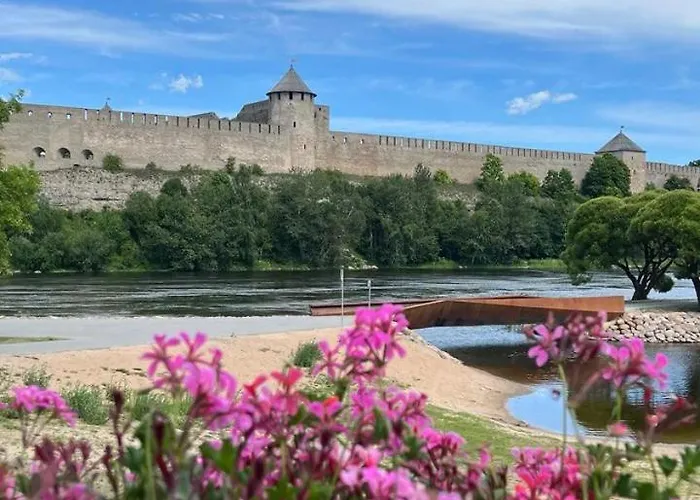 New With A View In The Town Center *